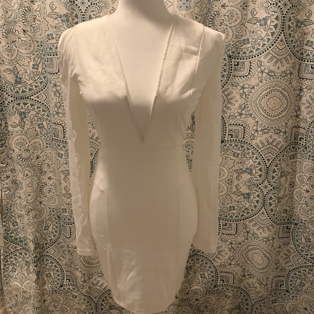 Selfie Leslie . White Plunge Dress .